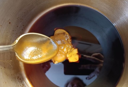 Фото шага рецепта Шашлык из индейки в соевочесночном соусе 190611 шаг 3