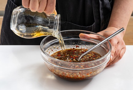 Фото шага рецепта Шашлык из курицы в пивном маринаде 189103 шаг 5