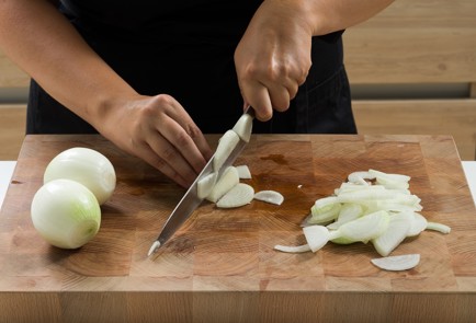 Фото шага рецепта Шашлык из свинины на минералке 152626 шаг 2  