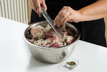 Фото шага рецепта Шашлык из свинины на минералке 152626 шаг 5  