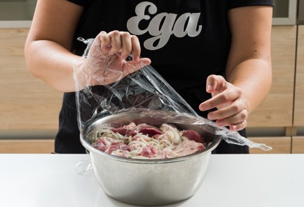 Фото шага рецепта Шашлык из свинины на минералке 152626 шаг 6  