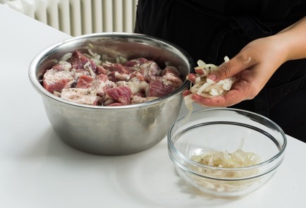 Фото шага рецепта Шашлык из свинины на минералке 152626 шаг 7  