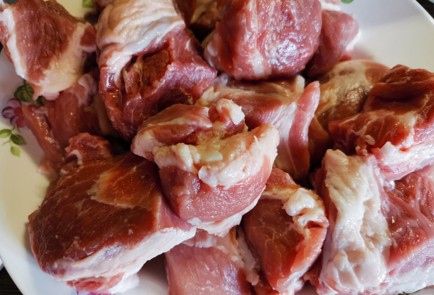 Фото шага рецепта Шашлык в маринаде 189474 шаг 1  