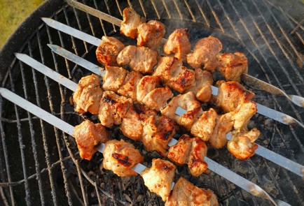 Фото шага рецепта Шашлык в маринаде 189474 шаг 11  