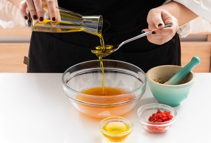 Фото шага рецепта Шашлыки из маринованной грудки индейки 151863 шаг 4  