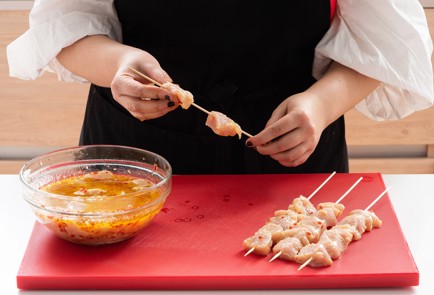 Фото шага рецепта Шашлыки из маринованной грудки индейки 151863 шаг 6  