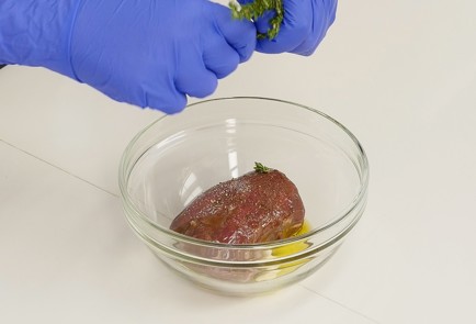 Фото шага рецепта Шатобриан с пряным картофельным пюре и фуагра 114335 шаг 2  