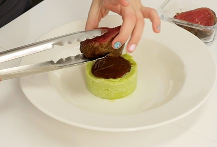 Фото шага рецепта Шатобриан с пряным картофельным пюре и фуагра 114335 шаг 8  