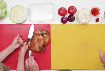 Фото шага рецепта Шаурма с курицей гриль от Маленького шефа 189435 шаг 1  