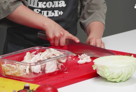 Фото шага рецепта Шаурма с курицей гриль от Маленького шефа 189435 шаг 2  