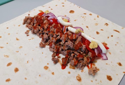 Фото шага рецепта Шаурма с фаршем острая 191568 шаг 7