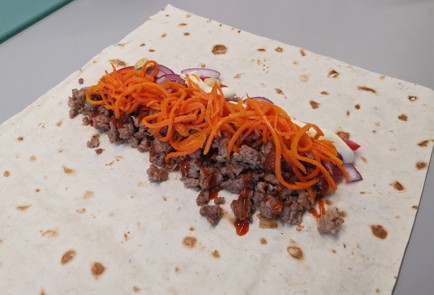 Фото шага рецепта Шаурма с фаршем острая 191568 шаг 8