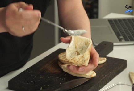 Фото шага рецепта Шаверма с корюшкой 125315 шаг 4  