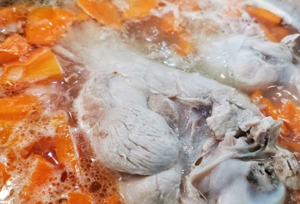 Фото шага рецепта Щи из плеча индейки с крапивой и щавелем 151374 шаг 9  