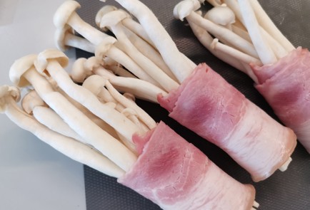 Фото шага рецепта Шимеджи 189830 шаг 2  