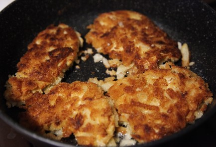 Фото шага рецепта Шницель поминистерски 163292 шаг 10  