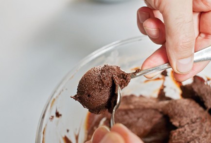 Фото шага рецепта Шоколадные трюфели в какао 23717 шаг 3  