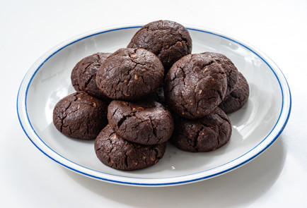 Фото шага рецепта Шоколадное печенье 190671 шаг 10  