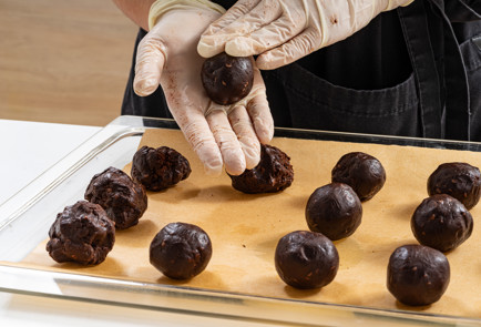 Фото шага рецепта Шоколадное печенье 190671 шаг 8  