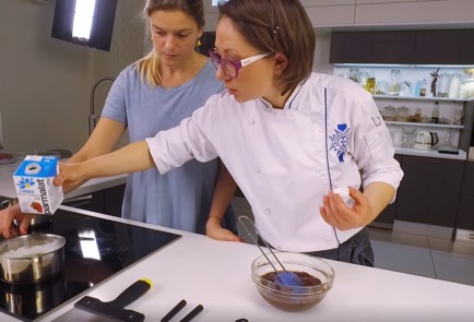 Фото шага рецепта Шоколадные конфеты с ганашем 137341 шаг 3  