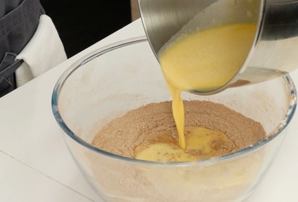 Фото шага рецепта Шоколадные маффины 126543 шаг 5  