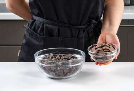 Фото шага рецепта Шоколадные пасхальные яйца 191424 шаг 1  