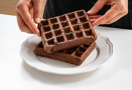 Фото шага рецепта Шоколадные вафли 189719 шаг 8