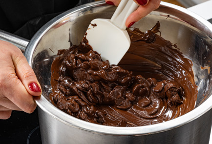 Фото шага рецепта Шоколадный баскский чизкейк 189163 шаг 2  