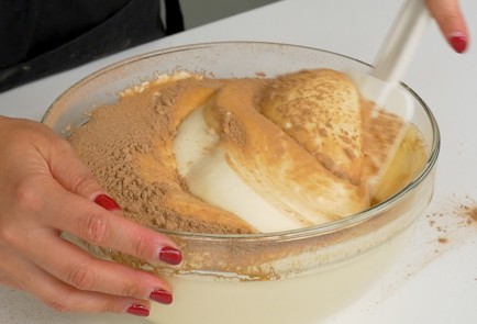 Фото шага рецепта Шоколадный бисквит 151313 шаг 3