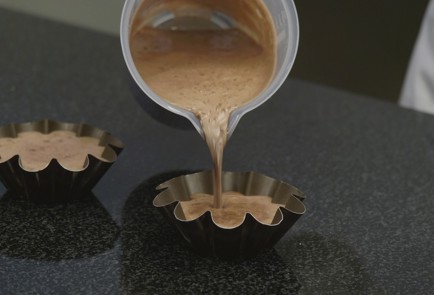 Фото шага рецепта Шоколадный бонет 152154 шаг 6  