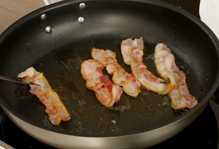 Фото шага рецепта Шоколадный брауни с беконом и бурбоном 94009 шаг 1  