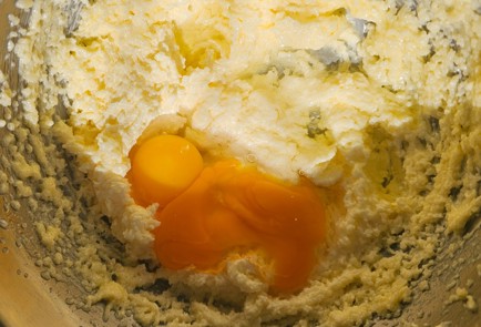 Фото шага рецепта Шоколадный кекс с черникой 190022 шаг 2  