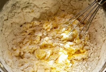 Фото шага рецепта Шоколадный кекс с черникой 190022 шаг 3  