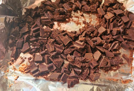 Фото шага рецепта Шоколадный кекс с черникой 190022 шаг 7  