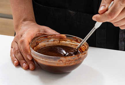 Фото шага рецепта Шоколадный кекс в микроволновке 190031 шаг 4  