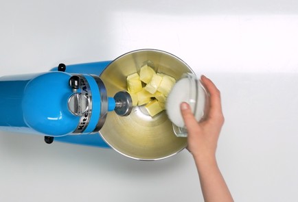 Фото шага рецепта Шоколадный кекс 140757 шаг 2