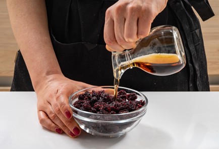 Фото шага рецепта Шоколадный кулич 176174 шаг 3  