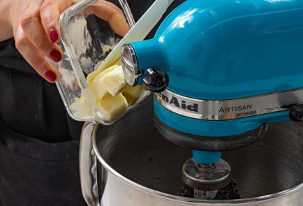 Фото шага рецепта Шоколадный кулич 176174 шаг 5  