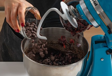 Фото шага рецепта Шоколадный кулич 176174 шаг 6  