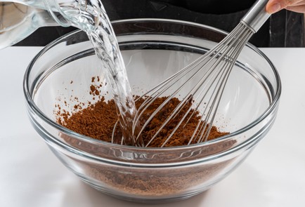 Фото шага рецепта Шоколадный пирог без яиц 175431 шаг 2