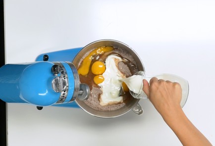 Фото шага рецепта Шоколадный торт 139618 шаг 2  