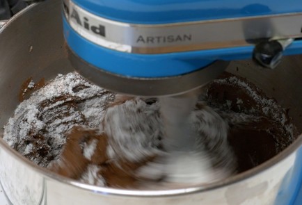 Фото шага рецепта Шоколадный торт 139618 шаг 5  