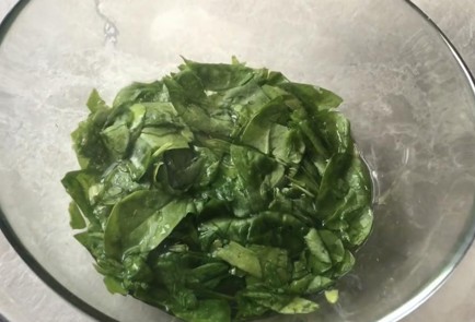 Фото шага рецепта Шпинатные вареники 174357 шаг 2  