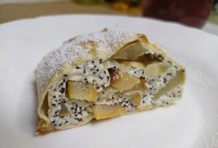 Фото шага рецепта Штрудель из лаваша с грушей 190710 шаг 10  