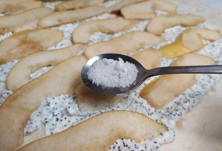 Фото шага рецепта Штрудель из лаваша с грушей 190710 шаг 8  