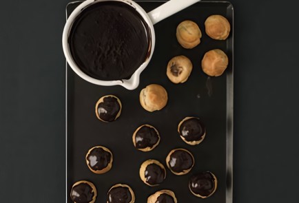 Фото шага рецепта Шу с кремом 57791 шаг 13  