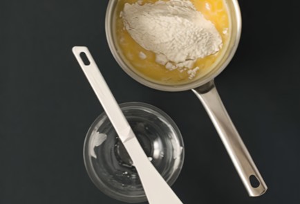 Фото шага рецепта Шу с кремом 57791 шаг 5  