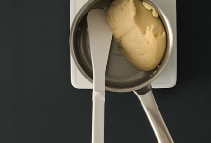 Фото шага рецепта Шу с кремом 57791 шаг 6  