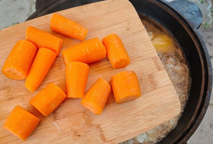 Фото шага рецепта Шурпа на костре 189300 шаг 9  