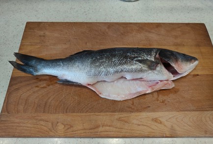 Фото шага рецепта Сибас с зеленым луком 176184 шаг 1  